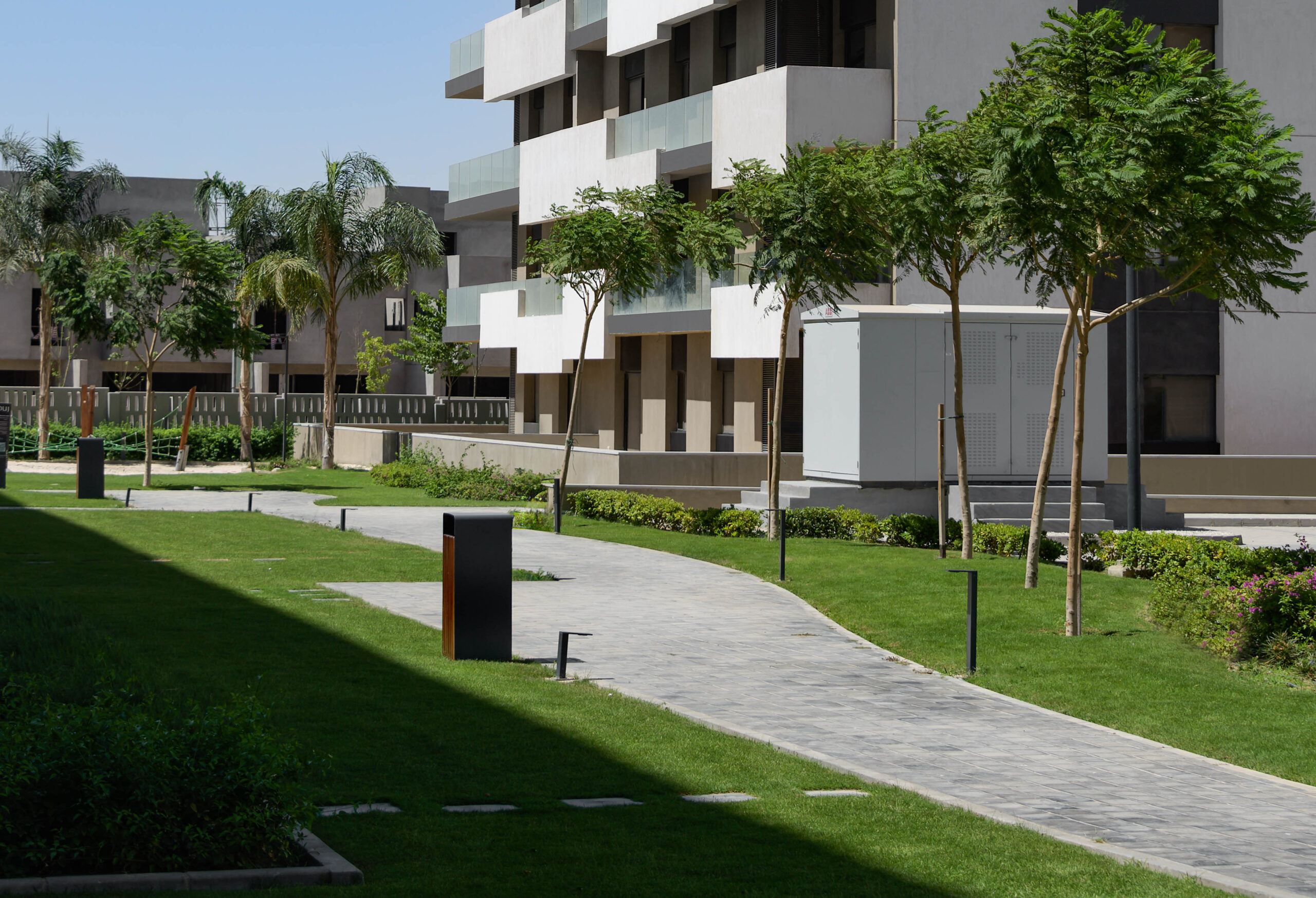 Al_Burouj_Courtyard 02